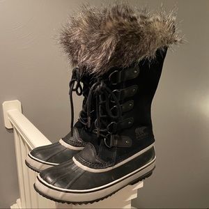 Sorel winter boots.